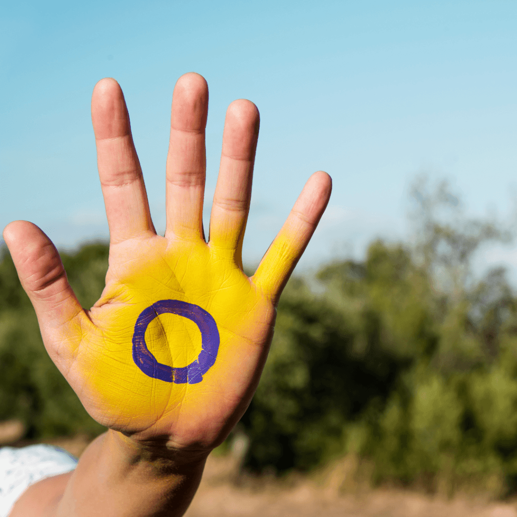 Hand mit LaKo inter Logo